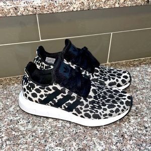 ADIDAS SWIFT RUN LEOPARD PRINT